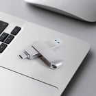 Staples Tech Dual Drive USB 3.2 - 256 GB-80MB/S Read Speeds: Reliable performance for everyday tasks