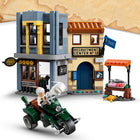 LEGO One Piece Showdown with Captain Smoker-Turn the Captain into smoke, trigger an explosion and step into an epic showdown