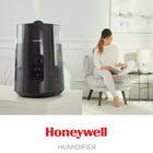 HoneyWell Dual Comfort Cool Mist + Warm Steam Humidifier-Digital display shows the current humidity level 
