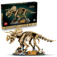 LEGO Jurassic World Dinosaur Fossils: Triceratops-Treat dinosaur fans to an iconic Jurassic Park building set and a cool display