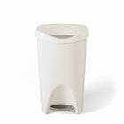 Umbra Brim Step Can - 50L - Sand-Concealed bag and large capacity: brim trash can features a large 13-gallon (50l) capacity and unique inner bag ring that prevents your garbage bag from slipping