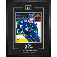 Elias Pettersson Canucks Replica Signature Frame - Framed Print - 16" x 20"-Premium virtual frames