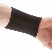 Impacto TS216 Thermo Wrap Wrist Support Ambidextrous, Small-Natural heat therapy for prevention, treatment and rehabilitation of RSI