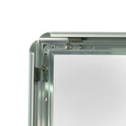Futech - Porte-enseigne avec cadre à pression et coins à onglet SFM001, 10 ¼ po x 13 po x ½ po, aluminium, paq./2-Ces cadres à pression sont parfaits pour les succursales de détail, les bureaux, les restaurants, les banques, les hôtels, les vestibules