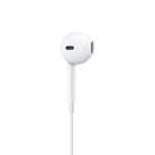 Apple Earpods with Lightning Connector-Deeper, richer bass tones