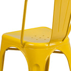Flash Furniture – Chaise empilable d’intérieur et d’extérieur, métal, jaune fini poudré (CH31230YL)-Trous de drainage dans le siège