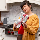 Vileda ProMist MAX Microfibre Spray Mop-Comfort grip handle and trigger to easily control the amount of spray while cleaning 