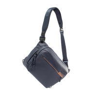 Peak Design Everyday Sling - 6 L - Ash-Travel personal item with its dedicated tablet sleeve