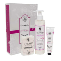 La Maison du Savon de MarseilleCoffret Cadeau Soins Mains et Corps Cerise de Provence-Le coffret cadeau contient une crème mains voyage 30ml à la cerise, un lait corporel au Lait d'ânesse et parfumé à la cerise et un savon au lait d'ânesse à la cerise